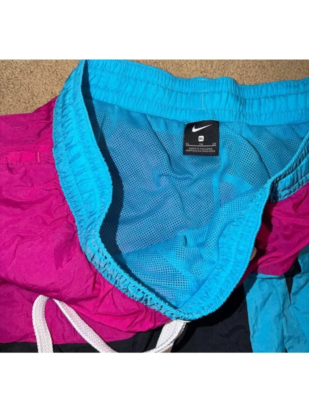 Nike throw back futura basketball shorts. Mens XL - Picture 2 of 7